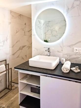 Majord'Home Spa 4*-L'Elegance-Balneo Vieille Ville Annecy Ngoại thất bức ảnh